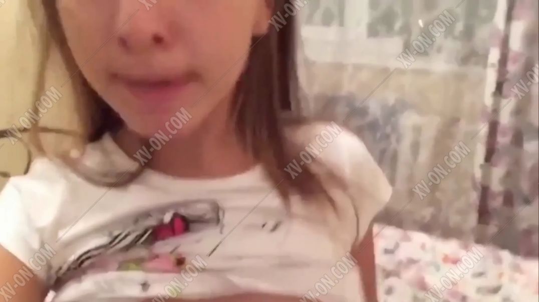 Малолетка спалила сиськи и показала пизду в перископе ⭐️ Малолетки порно видео