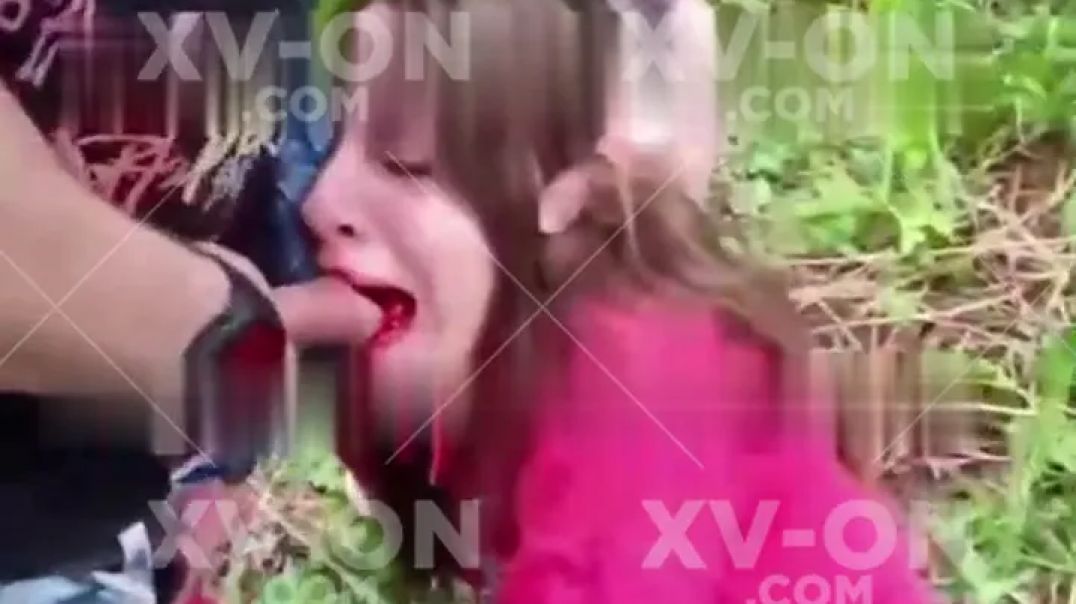 Изнасиловали закладчицу в лесу ⭐️ Молоденькую кладменшу заставляют сосать и ебут в жопу