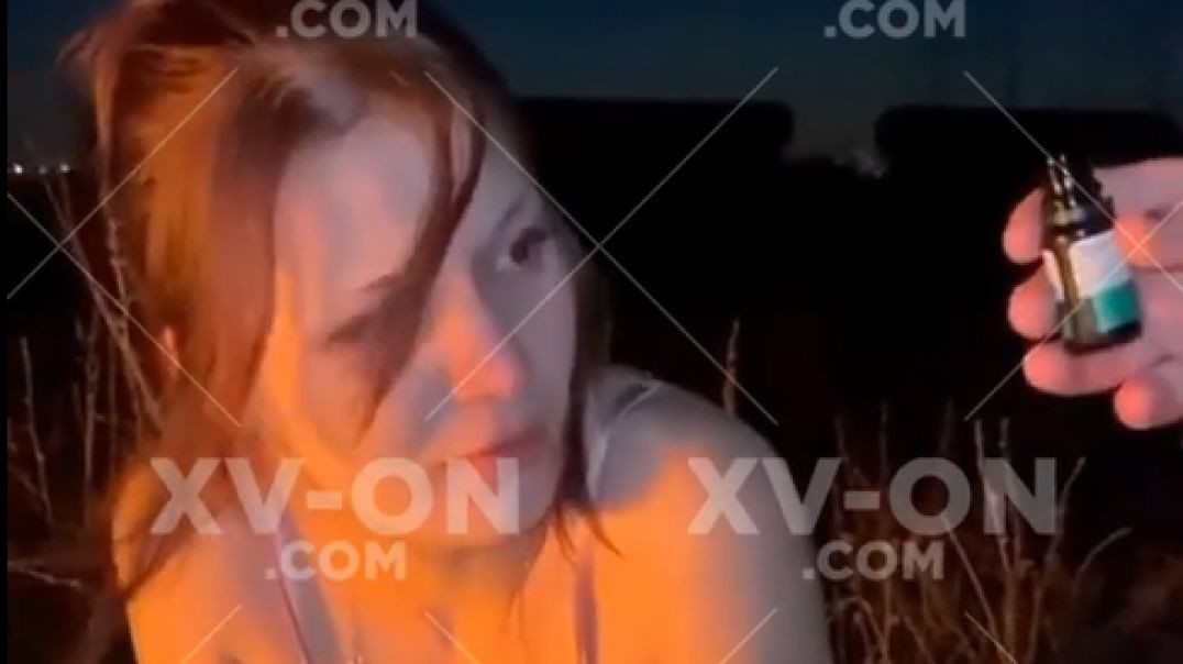 Красивая закладчика стала зеленым Шреком ⭐️ Закладчицу заставляют раздеваться на камеру